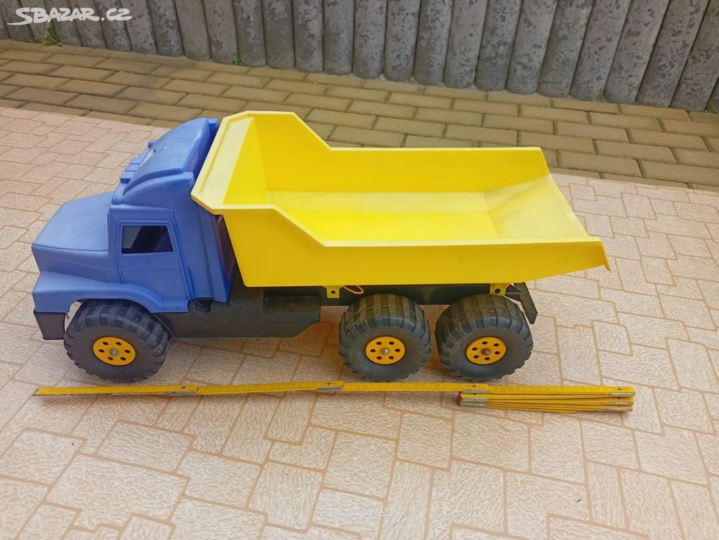 Dětský plastový náklaďák, bagr, traktor, odrážedlo