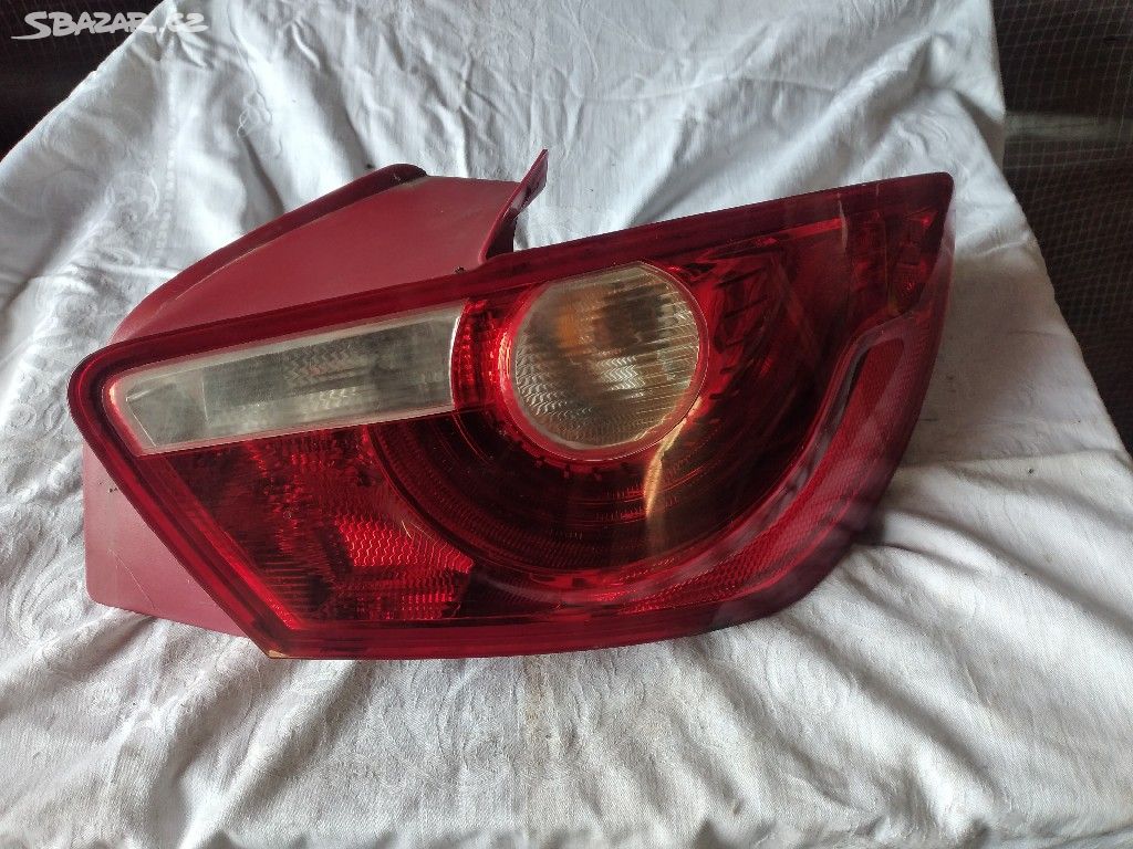 Prave svetlo Seat Ibiza IV 6J