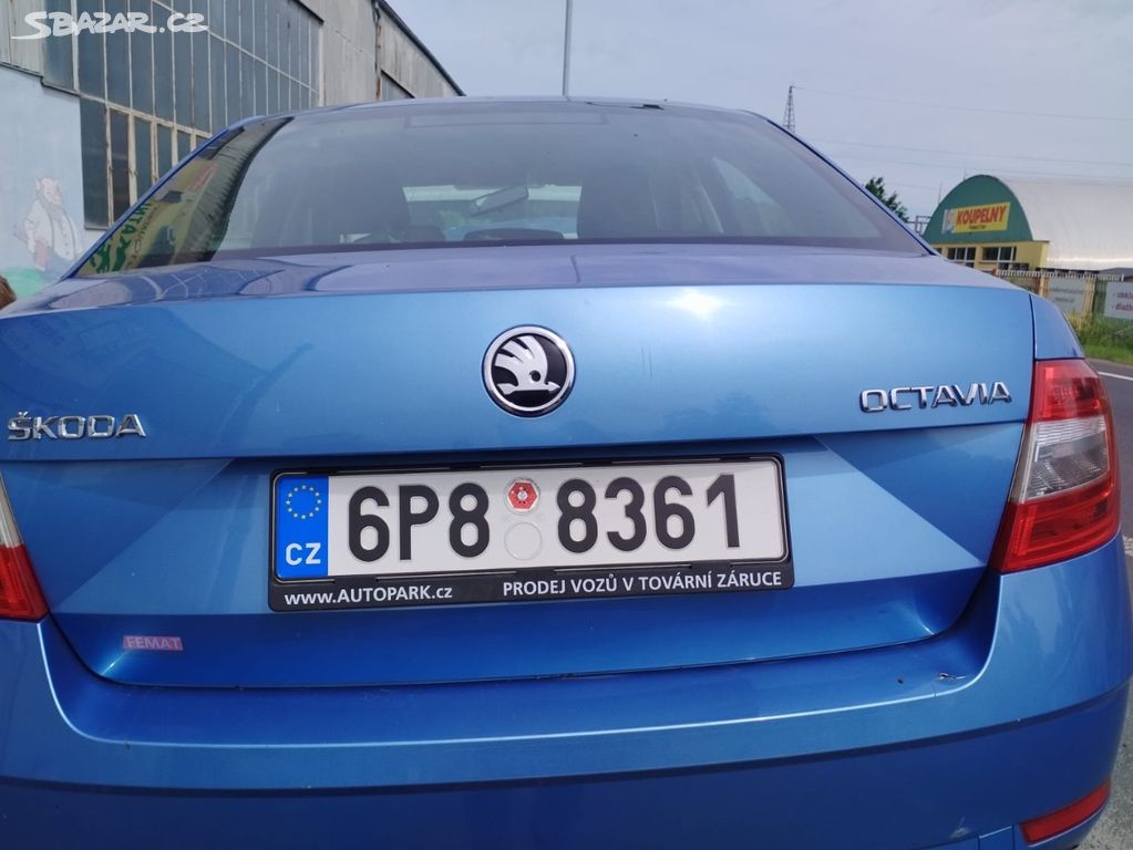 Páté dveře Škoda Octavia 3 sedan, modrá světlá