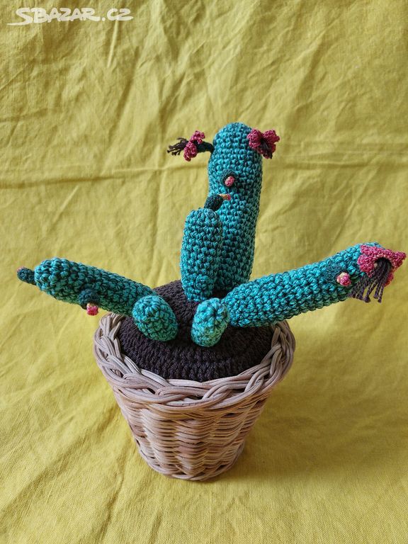 Pletený kaktus, háčkovaný