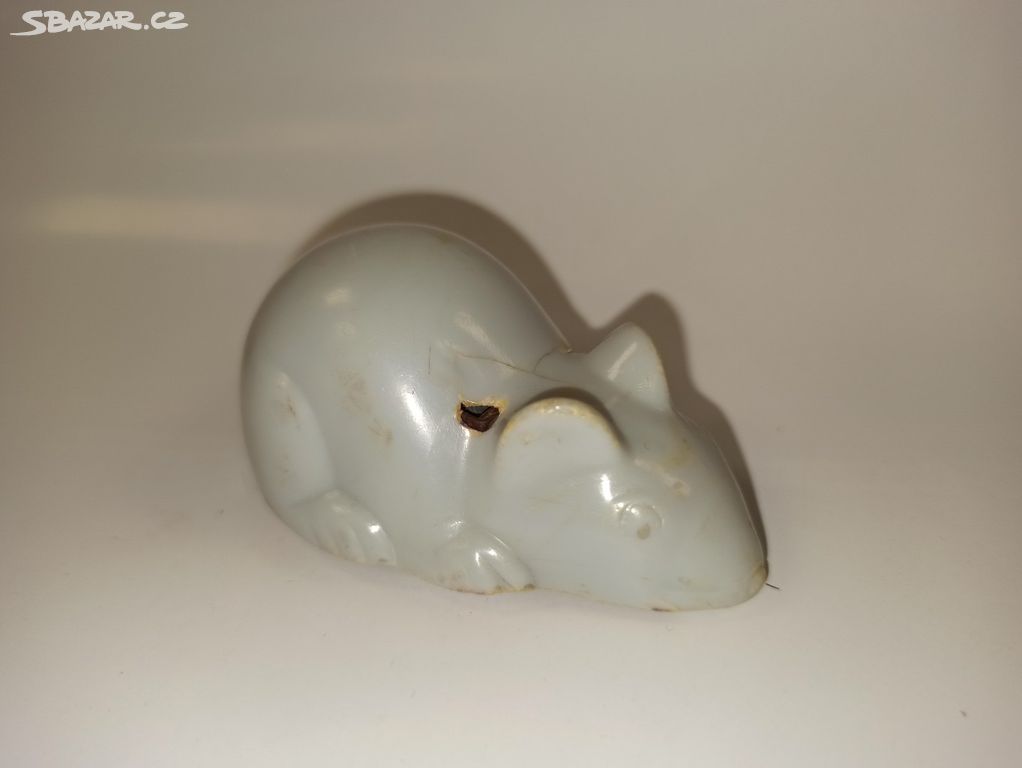 Retro hračka - plastová myš na setrvačník - KDN