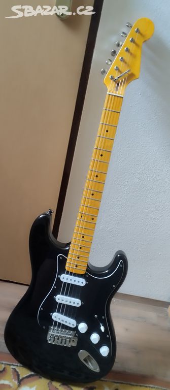 Kytara Stratocaster