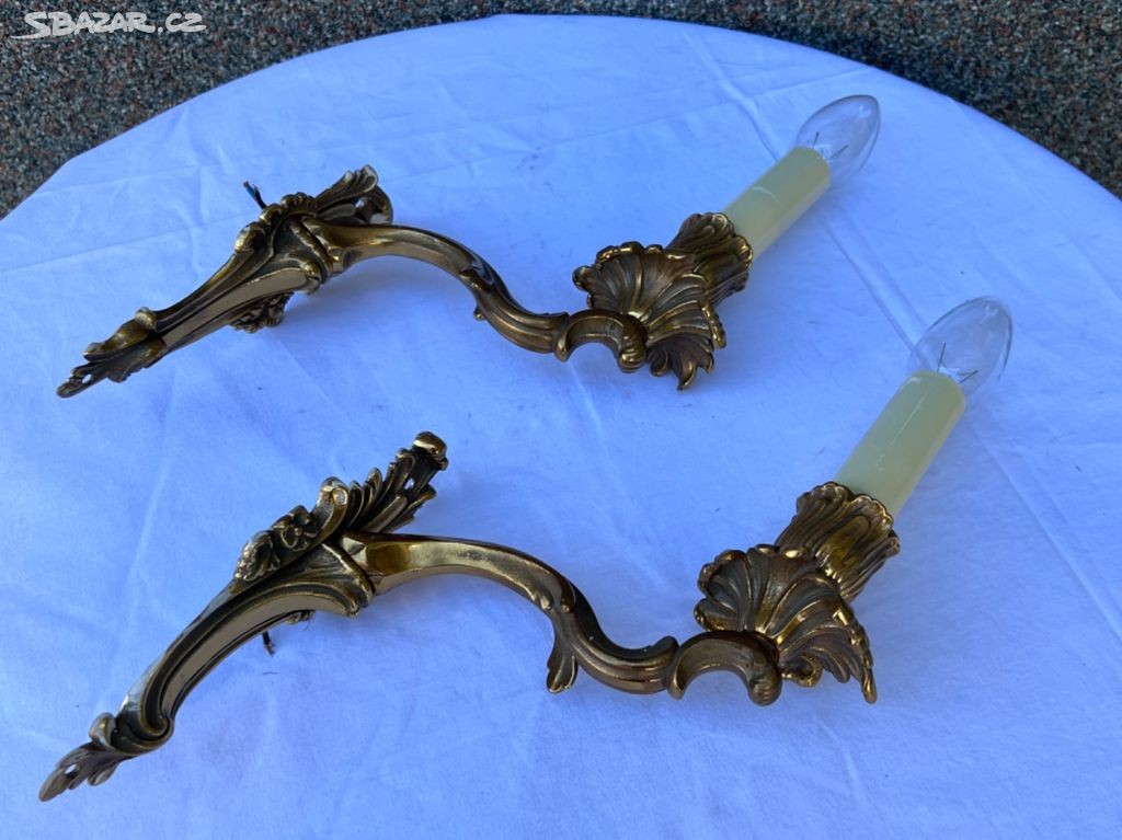 Mosazné zdobené lampičky v páru nástěnná svítidla