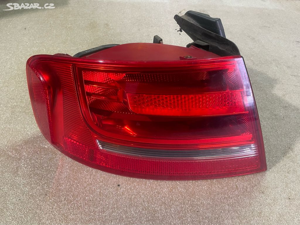 Audi A4 /B8 Sedan -Zadní levé vnější světlo /lampa
