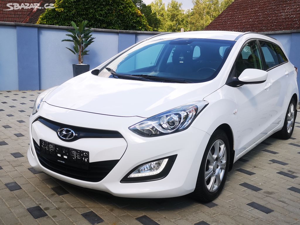 Hyundai i30 kombi 1.4i DOHC 16V - 73kw. PĚKNÝ STAV