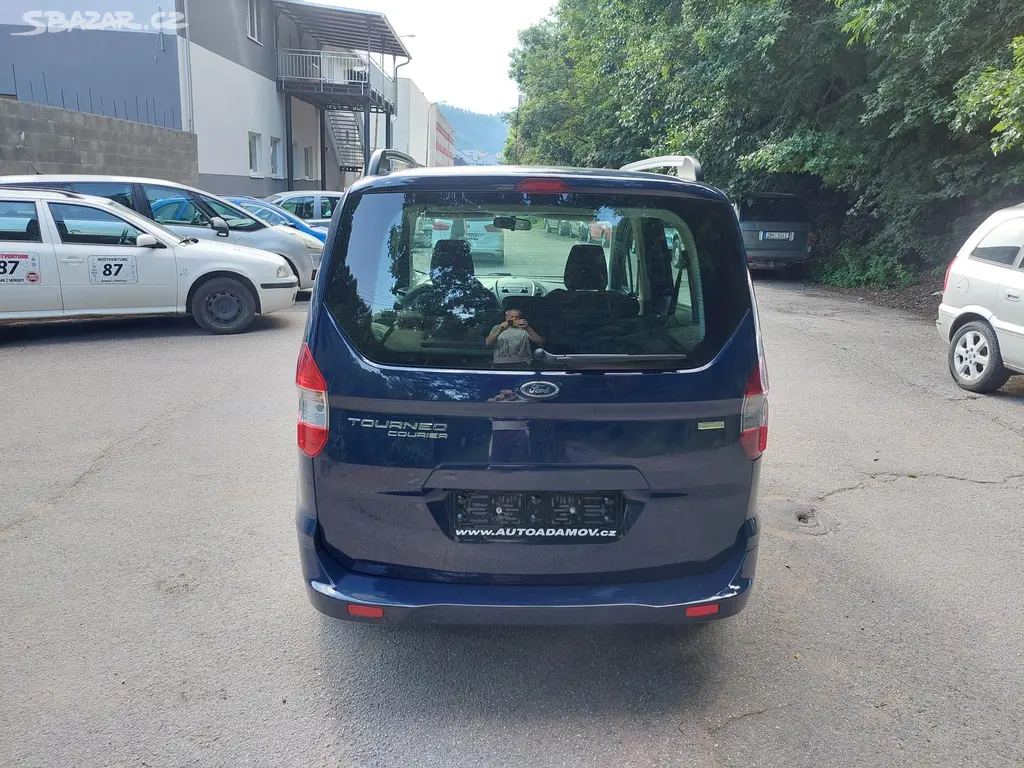 Ford Tourneo Courier 1.0i Ecoboost, rok 2016.. - fotka 5