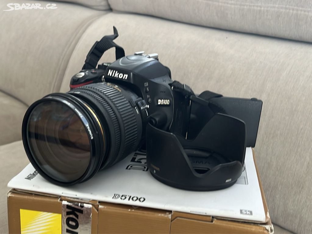 Nikon D5100  světelná Sigma 18-50 f2,8 macro