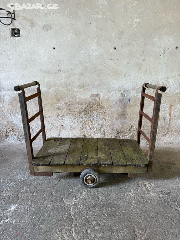Starý vozík (102054)