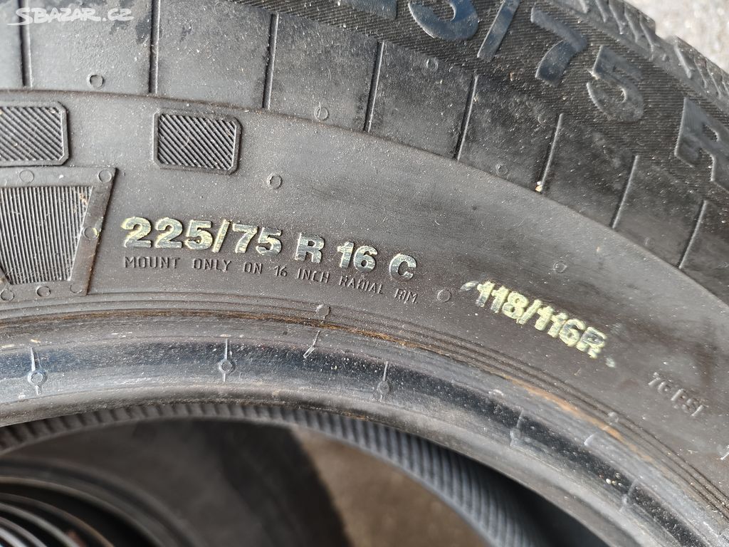 Použité Celoroční pneu Continental 225/75r16C