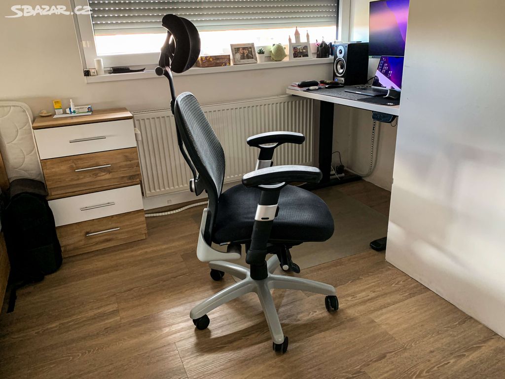 Kancelářská židle Office Pro SATURN v dobrém stavu