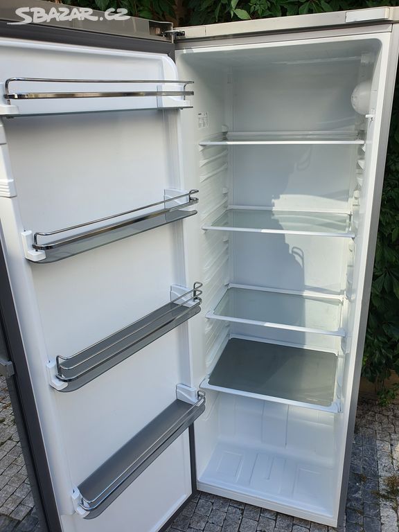 GASTRO lednice  chlaďák  třída A+  370 litrů