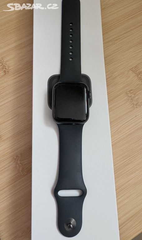 hodinky Apple Watch SE 40mm Vesmírně šedý hliník