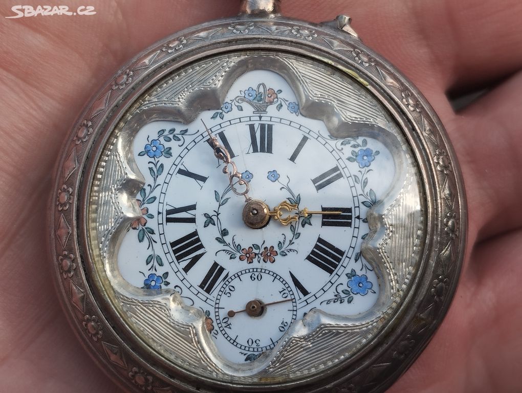Staré zdobené kapesní stříbrné hodinky - mlynařky