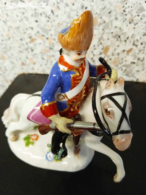 Starožitná porcelánový vojáček na koni Míšeń