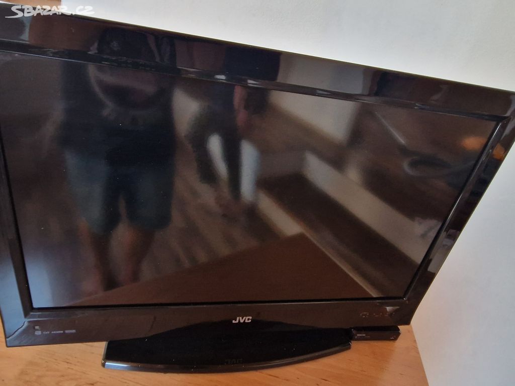 LCD TV JVC 32"