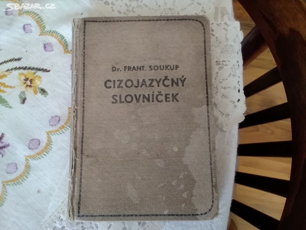 Starý "Cizojazyčný slovníček A-Z"