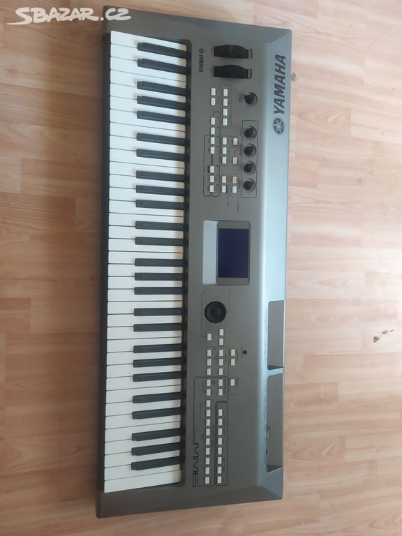 Yamaha MM6 syntezátor