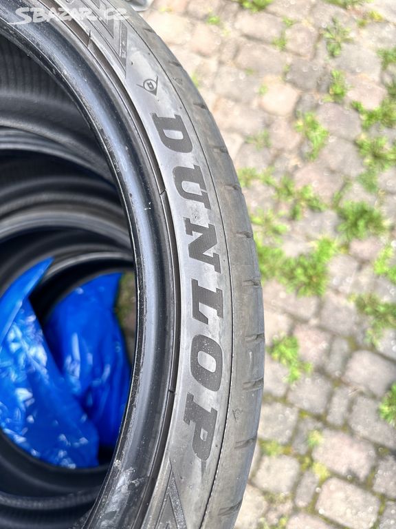 Sada letních pneu Dunlop SportMaxx R19 235/35 ZR19