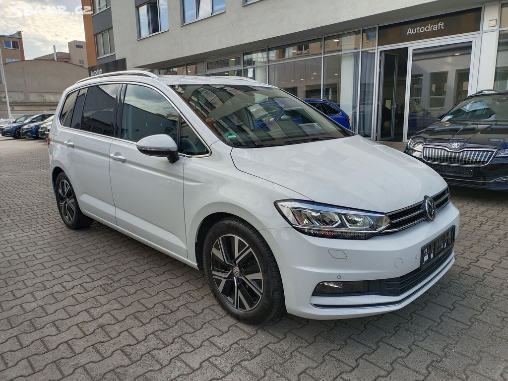 VW Touran 2.0TDI 110kW DSG Webasto FULL LED ACC