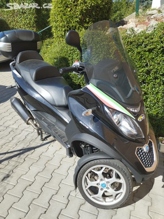 Piaggio MP3 500