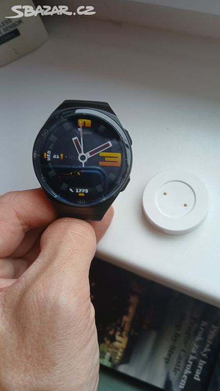 Huawei watch GT 2e + nabíječka od