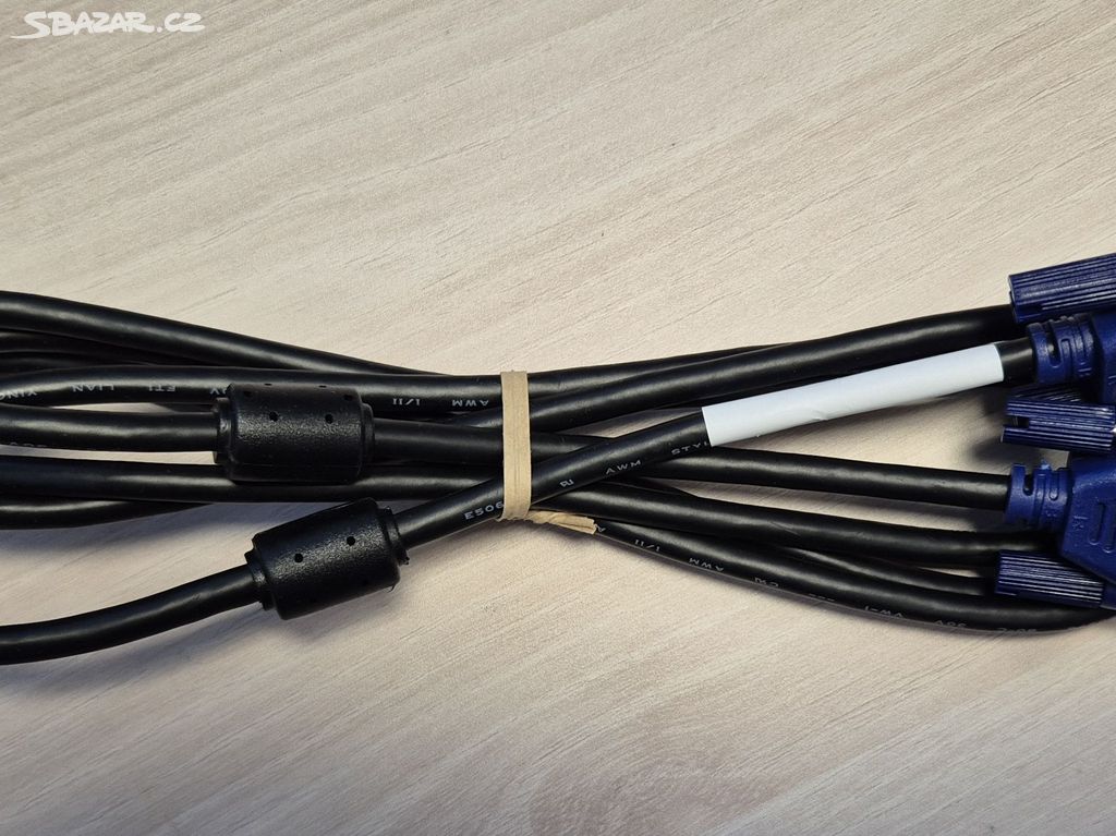 NOVÝ VGA (D-SUB) kabel 1,8m