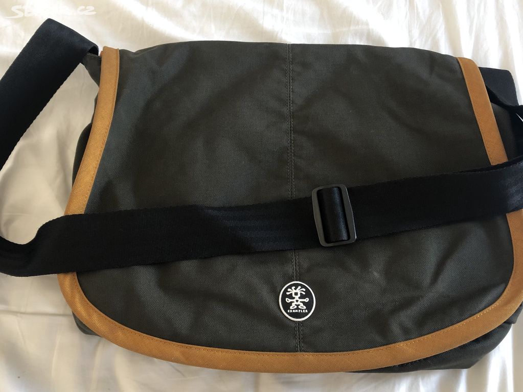 Taška na notebook - Crumpler The Boomer L