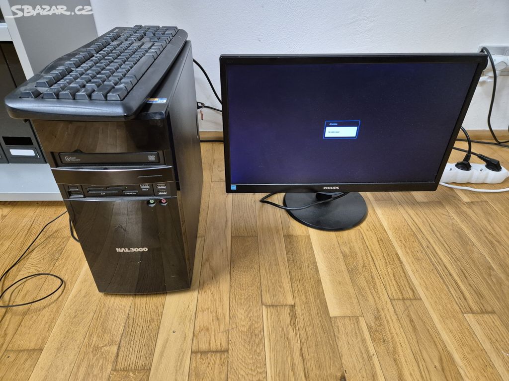 PC Hall 3000, Monitor Philips, klávesnice a myš