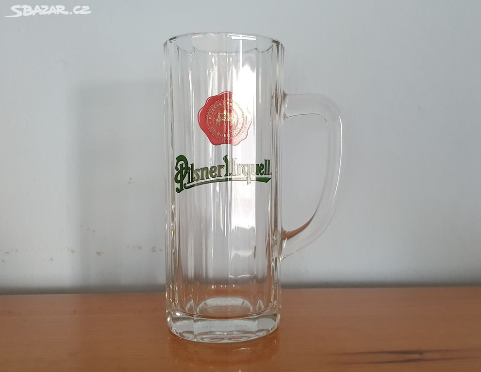 Skleněný pulitr Pilsner Urquell s uchem