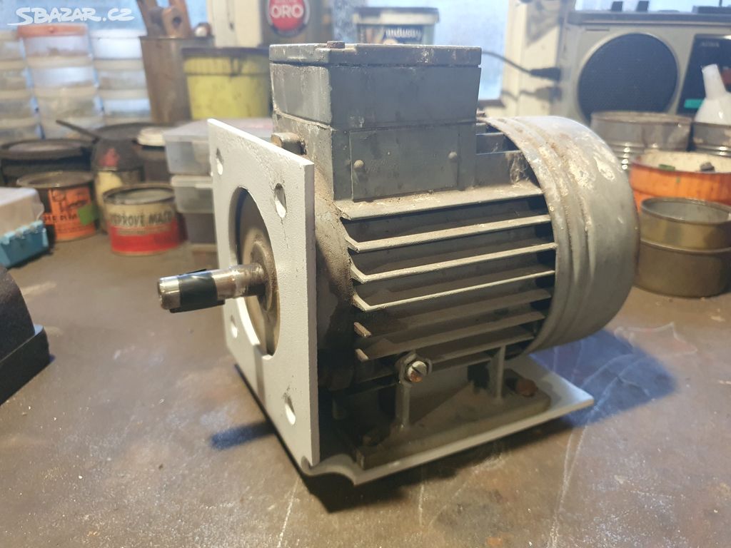 Kovářská výheň - motor 370W, 2800 ot./min.