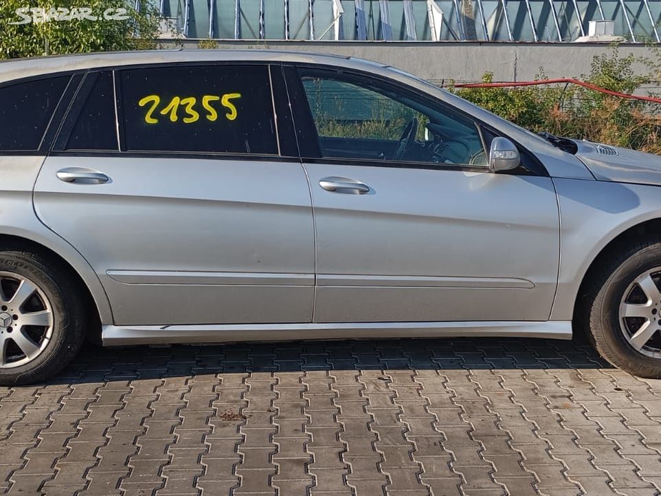 Prodám náhradní díly z vozu Mercedes Benz R 350