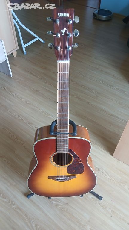 Akustická kytara YAMAHA FB 720 S