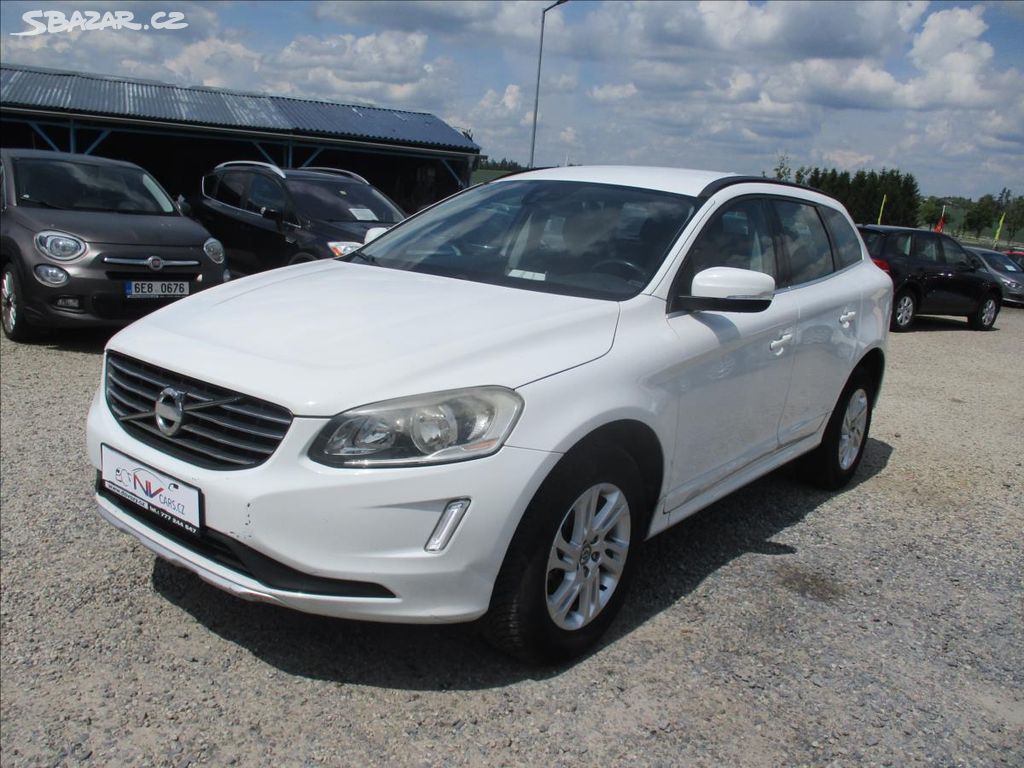 VOLVO XC60 2,0D3 100kw Momentum 2014