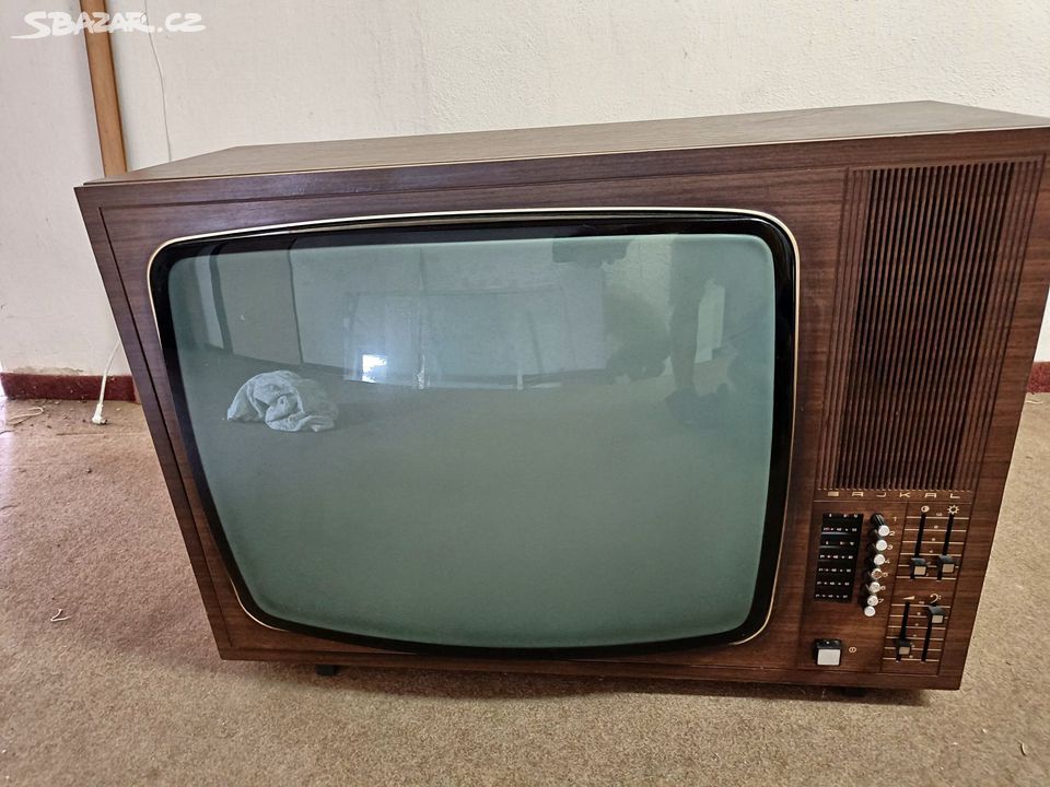 Televize Tesla 4261A "Bajkal"