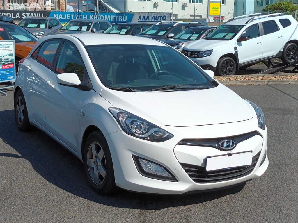 Hyundai i30, 1.4 CVVT, po STK, rezervace