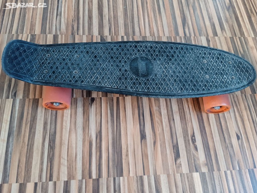 Penny board délky 56 cm, černý