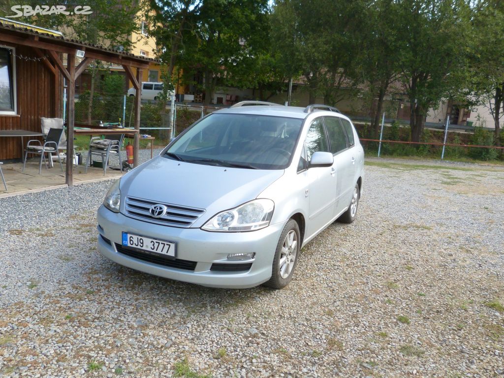 Toyota Avensis Verso, 2.0i 16v 110kw 7 míst