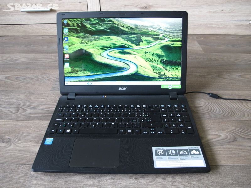 Notebook Acer Aspire ES 15 vč. baterie a adaptéru.