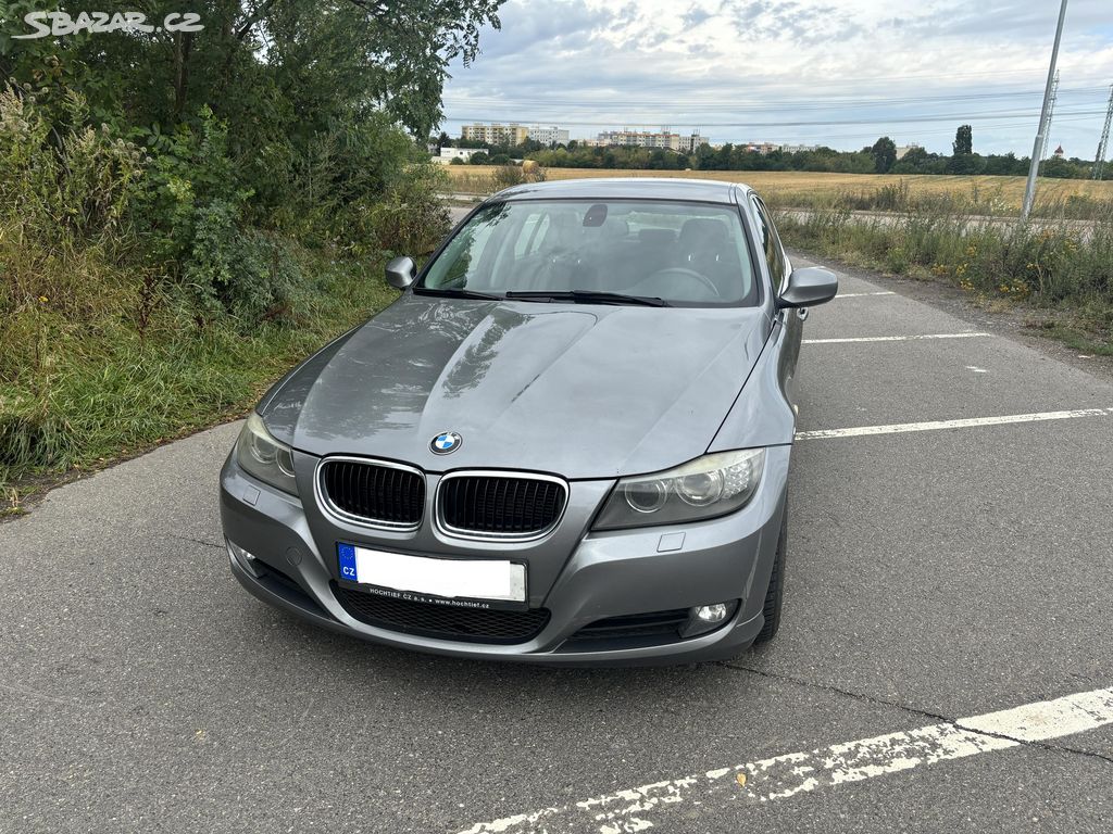 BMW 318d (E90)