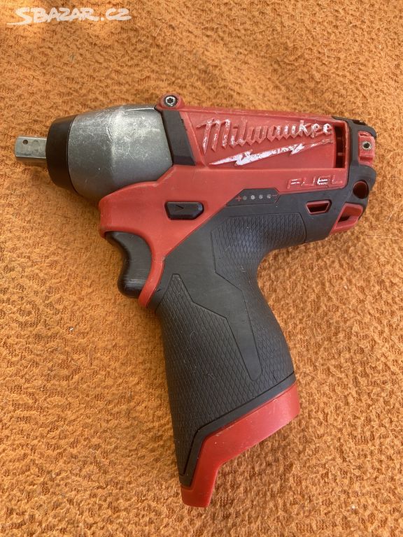 Aku rázový utahovák 1/2" 160 Nm Milwaukee M12