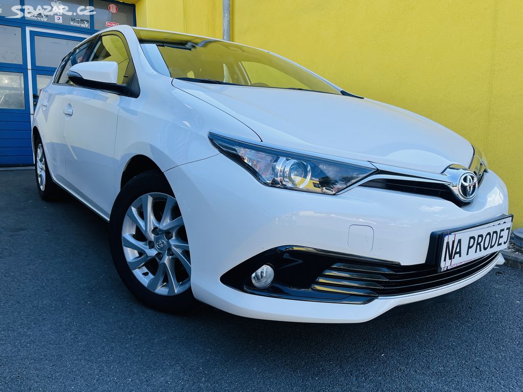 TOYOTA AURIS 1.6 i BENZÍN NAJETO JEN 67 TIS KM 1.M