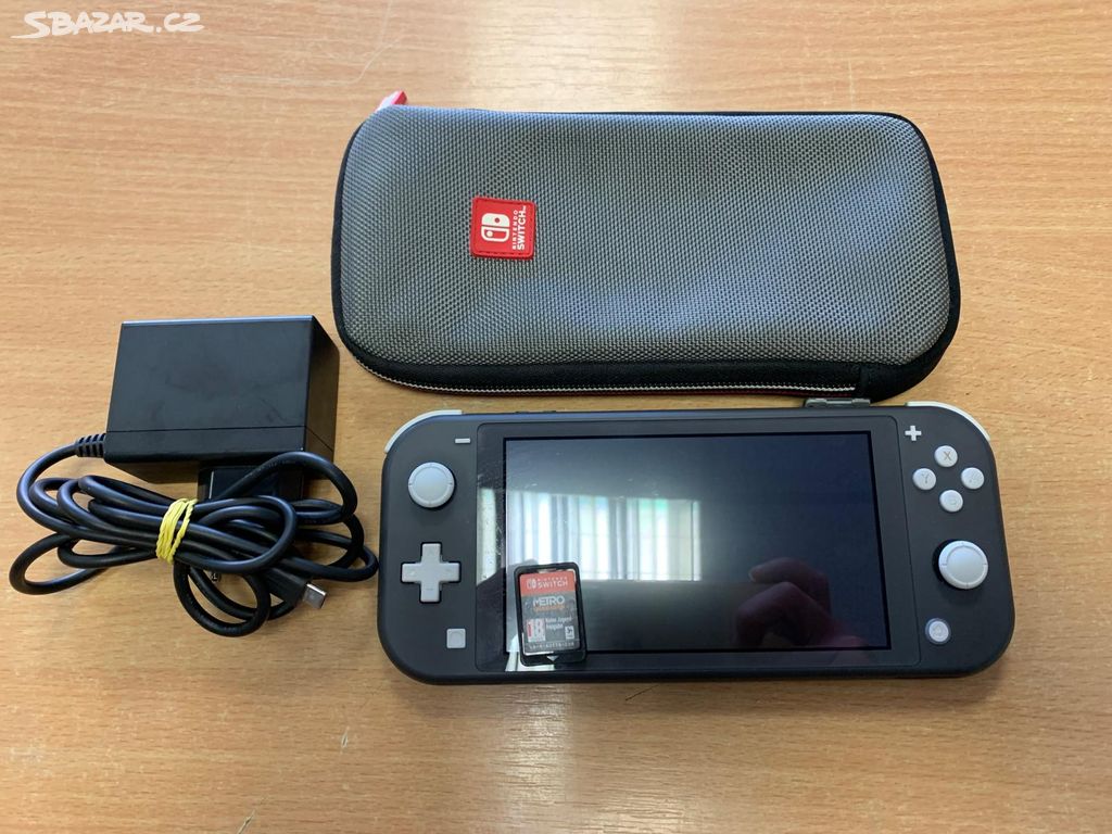 Nintendo Switch Lite + obal + hra