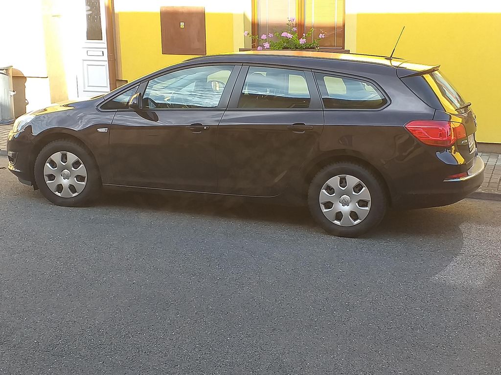 Opel Astra J 1.6 tdi kombi