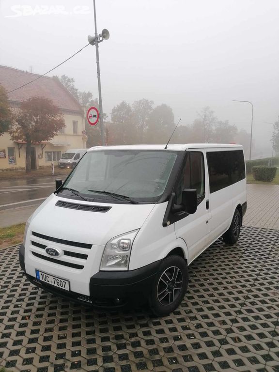 Ford Transit 2.2 tdci 2010 bus 9 míst