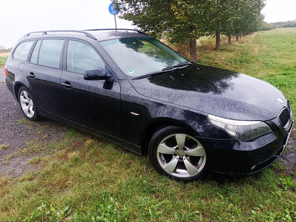 Bmw 525 d Kombi E60 tažné panorama