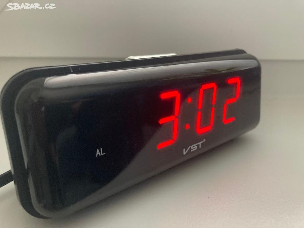 BUDÍK HODINY DIGITÁLNÍ SÍŤOVÝ LED 24H ALARM