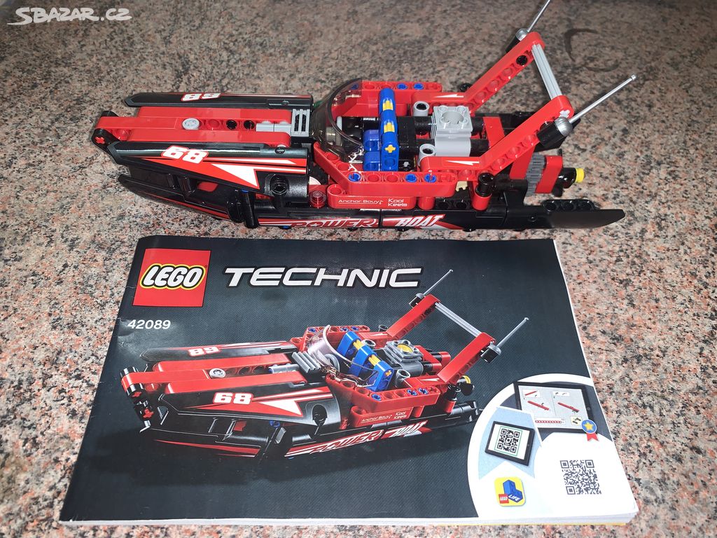 Lego Technic 42089 motorový člun