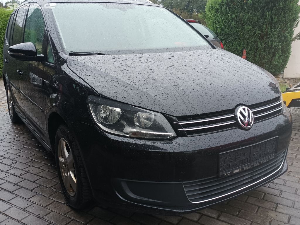 Volkswagen Touran 7 míst