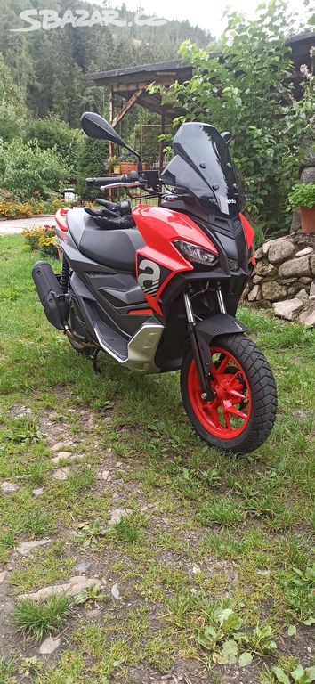 Skútr Aprilia SR GT 125,sport ABS cervena 11 kW.