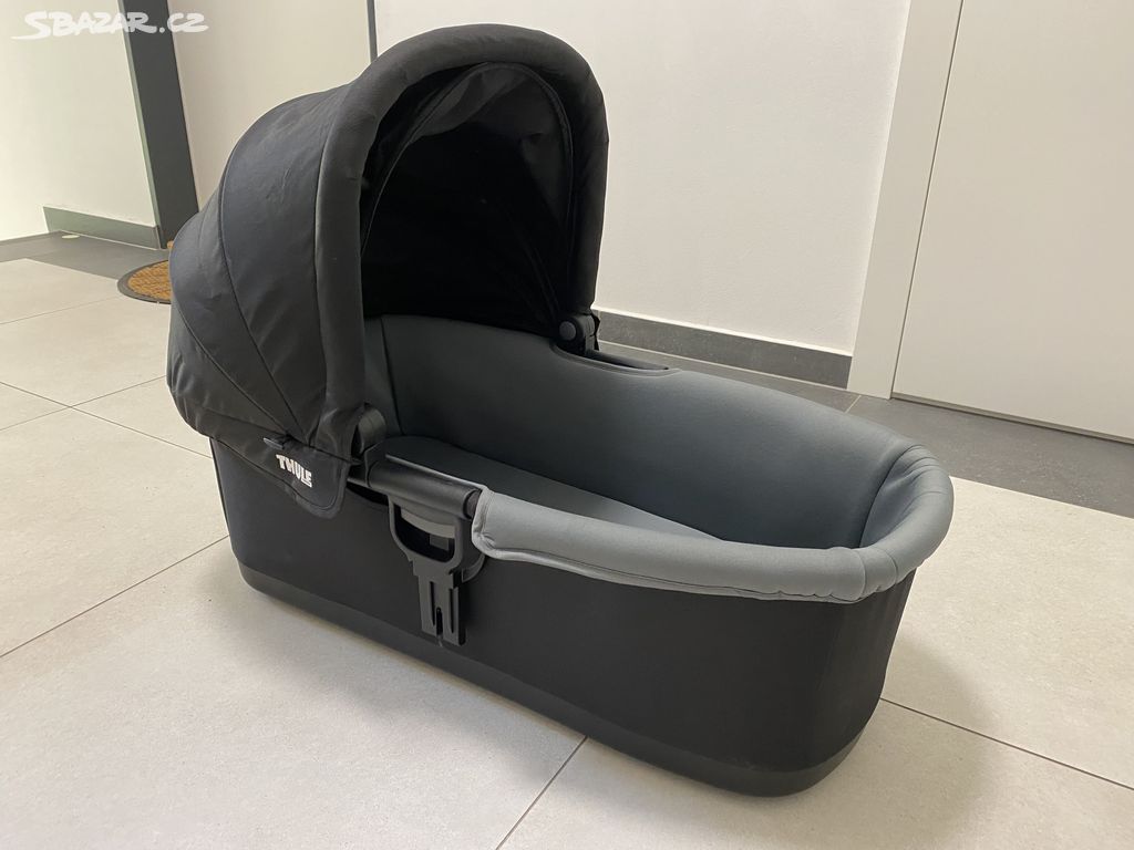 Korbička THULE Urban Glide Bassinet včetně držáků